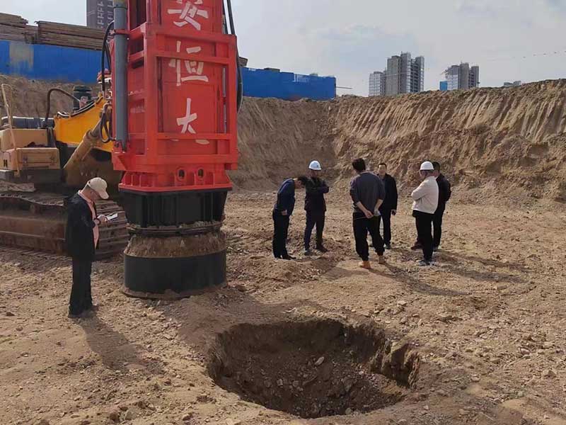 高速液壓夯實機(jī)HC150助力江蘇南京萬科城樓盤房建地基基礎(chǔ)夯實處理 高速液壓夯實機(jī)HC150助力江蘇南京萬科城樓盤房建地基基礎(chǔ)夯實處理